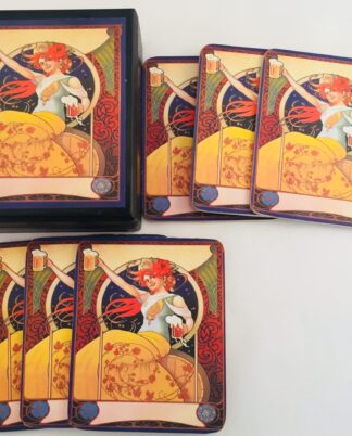 6 coasters i træskrin.