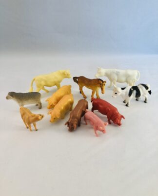 Forskellige bondegårdsdyr.