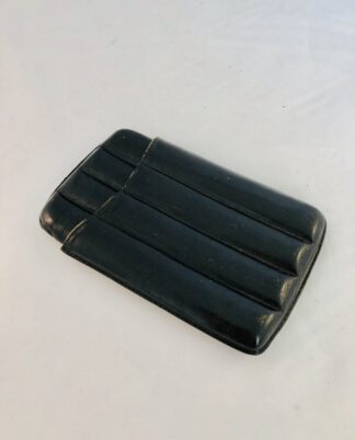 Sort cigar etui.