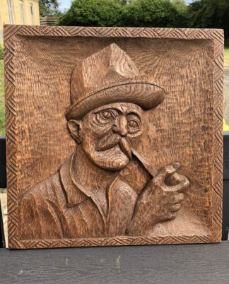 Flot relief i træ.