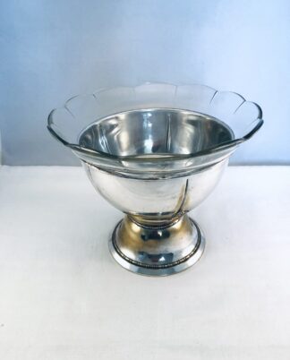 Opsats med glasskål.