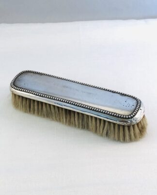 Klædebørste - sølv.