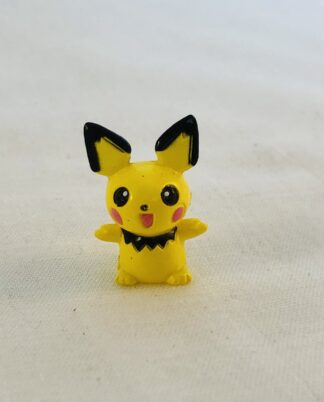 Pikachu figur.