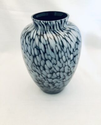 Vase.