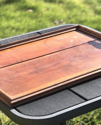 Stor serveringsbakke.