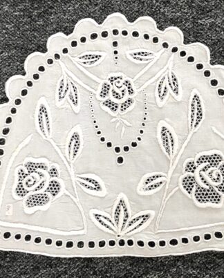 Broderet pynte linned.