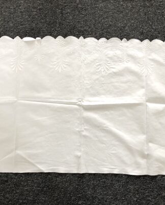 Broderet pynte linned.