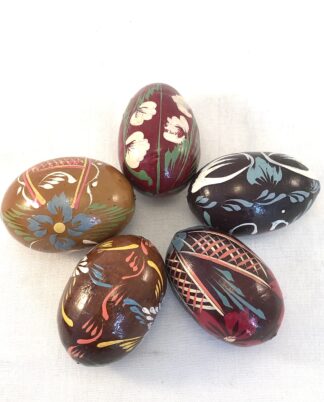 5 håndmalede trææg.