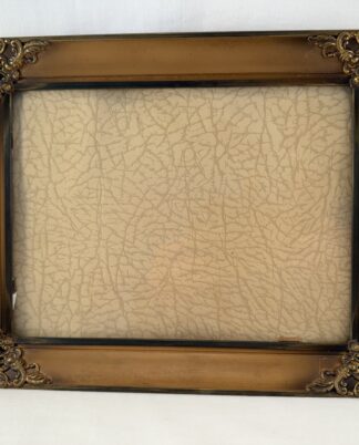 Vintage metalramme med dekoration.