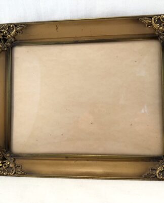 Vintage metalramme med dekoration.