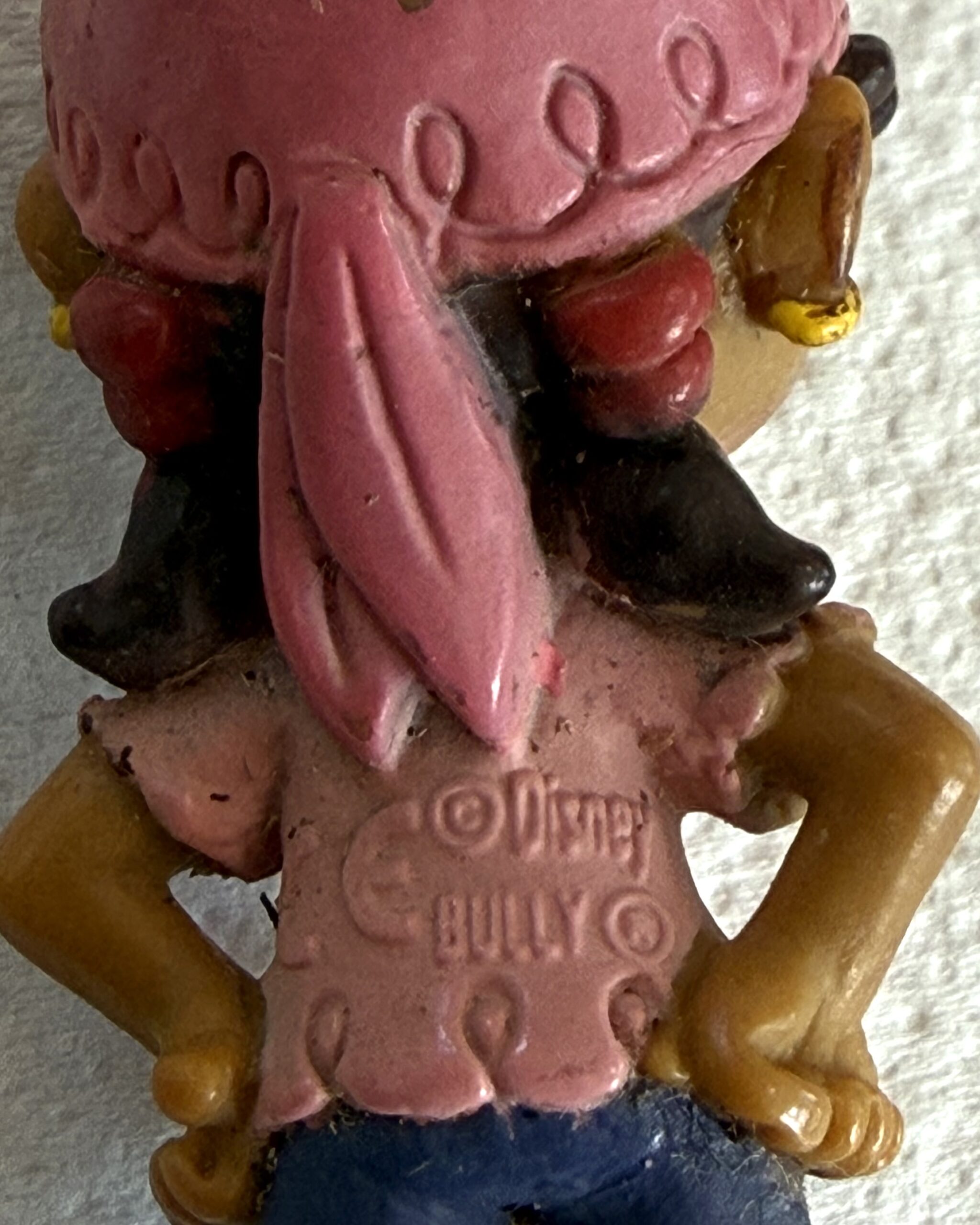 Disney Izzy figur – Jake and the Never Land Pirates – Bully. - Billede 2