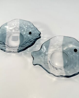 2 fiskelysestager.